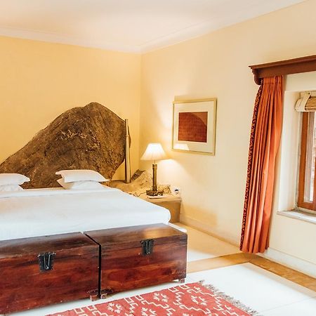 Devra Udaipur Hotell Eksteriør bilde