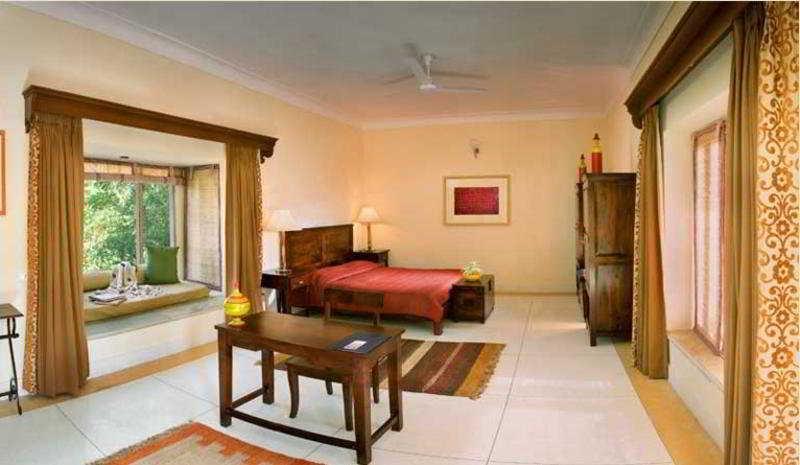 Devra Udaipur Hotell Eksteriør bilde