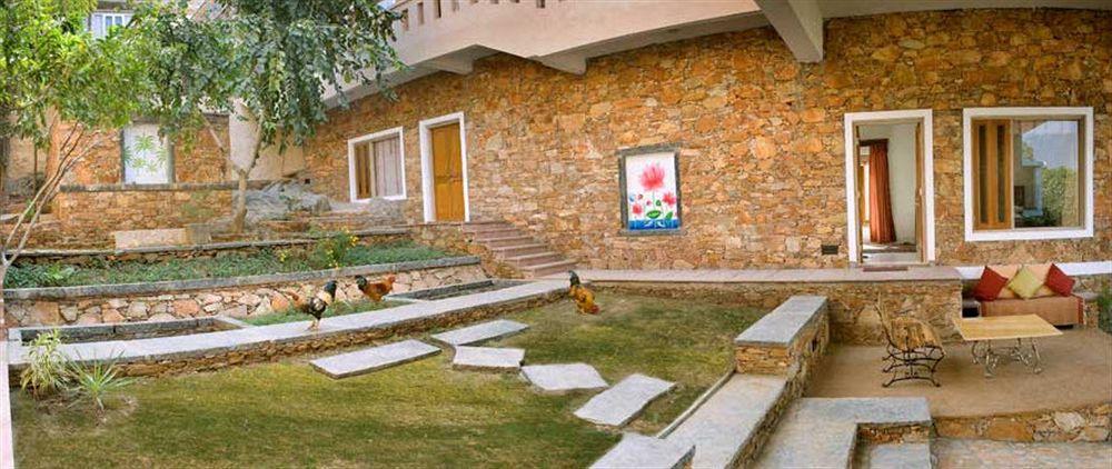 Devra Udaipur Hotell Eksteriør bilde