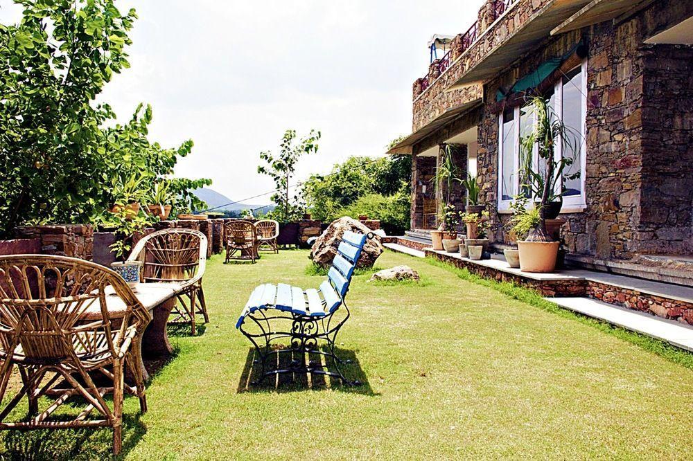 Devra Udaipur Hotell Eksteriør bilde
