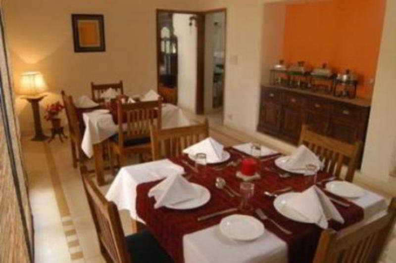 Devra Udaipur Hotell Eksteriør bilde