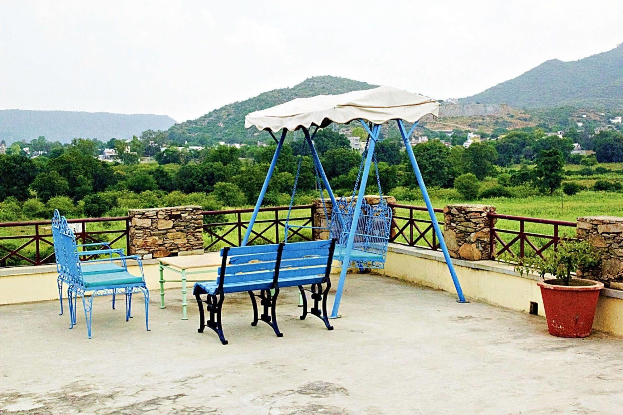 Devra Udaipur Hotell Eksteriør bilde