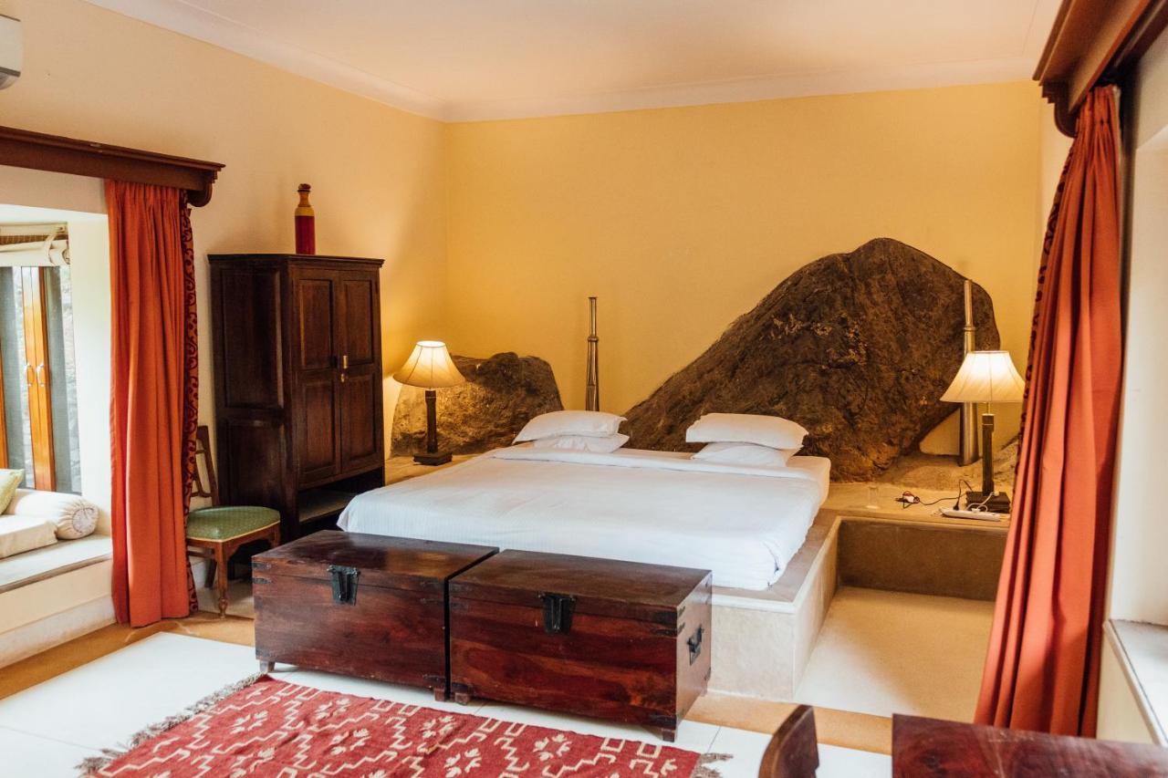 Devra Udaipur Hotell Eksteriør bilde