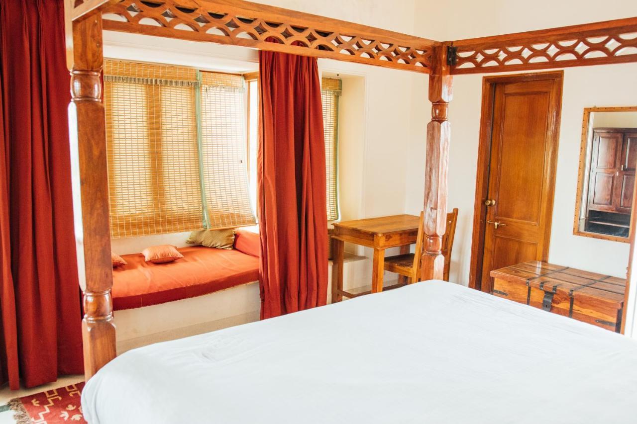 Devra Udaipur Hotell Eksteriør bilde