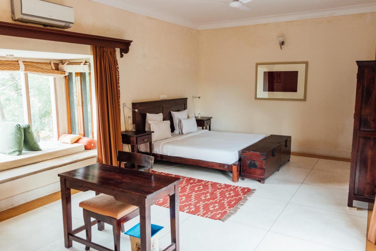 Devra Udaipur Hotell Eksteriør bilde