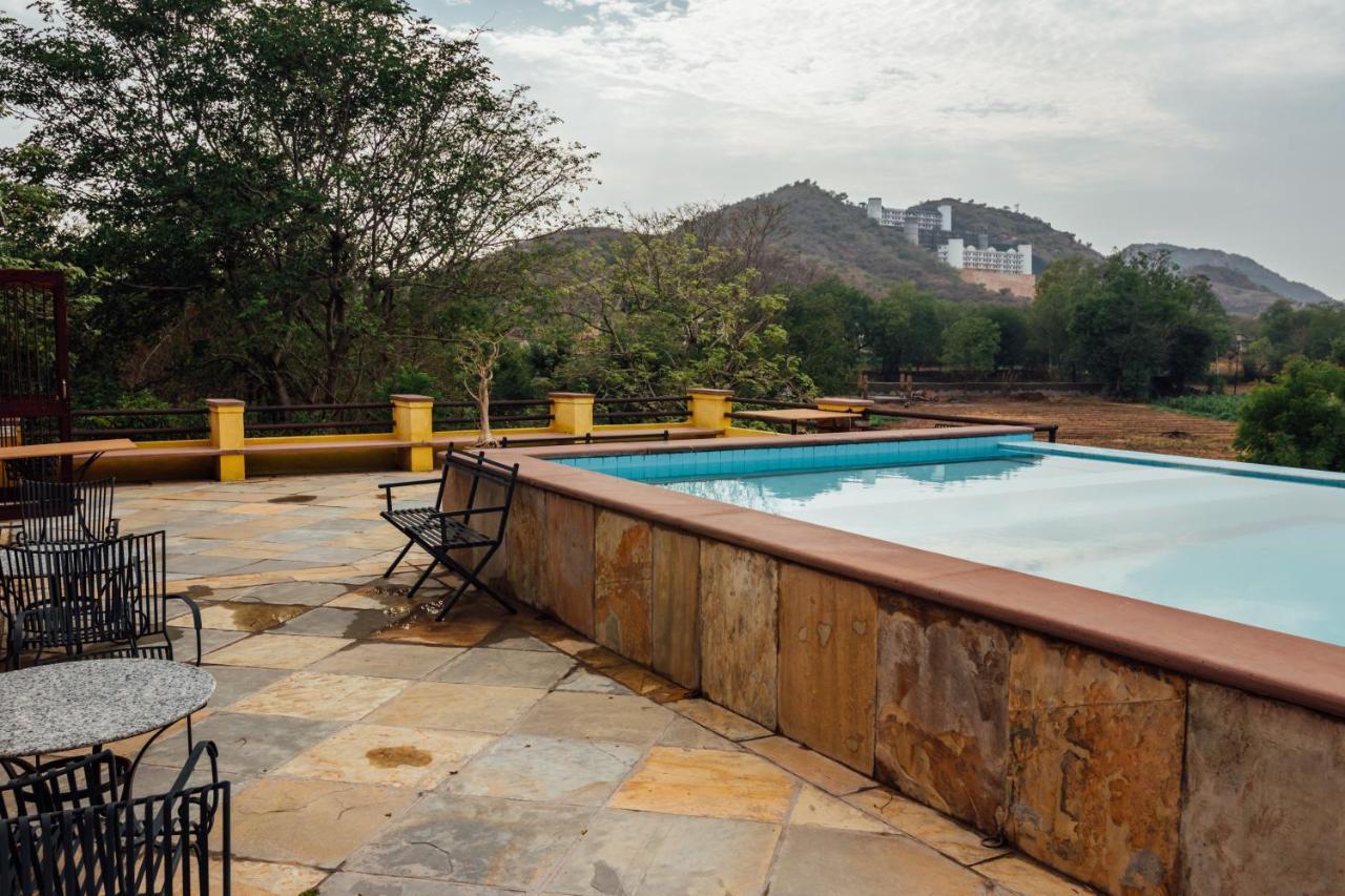 Devra Udaipur Hotell Eksteriør bilde