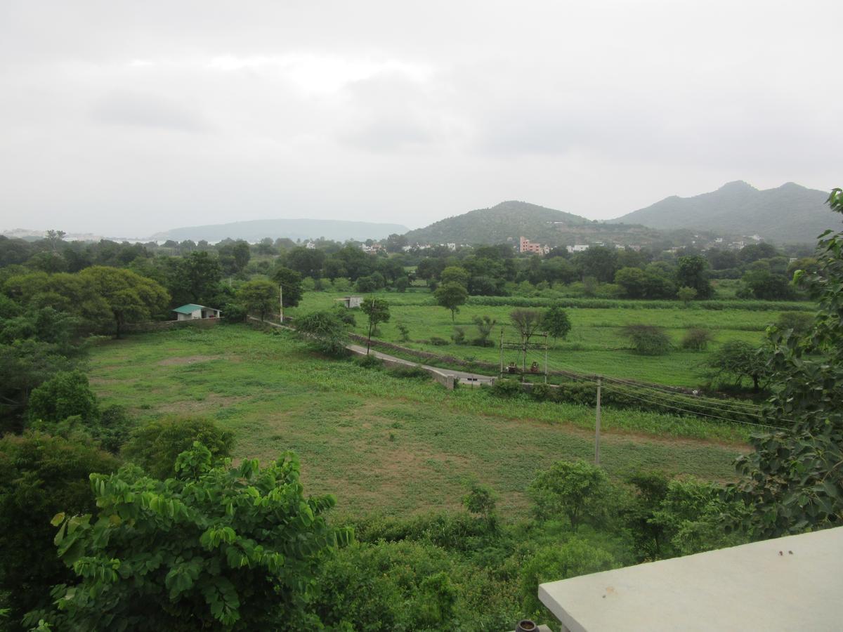 Devra Udaipur Hotell Eksteriør bilde