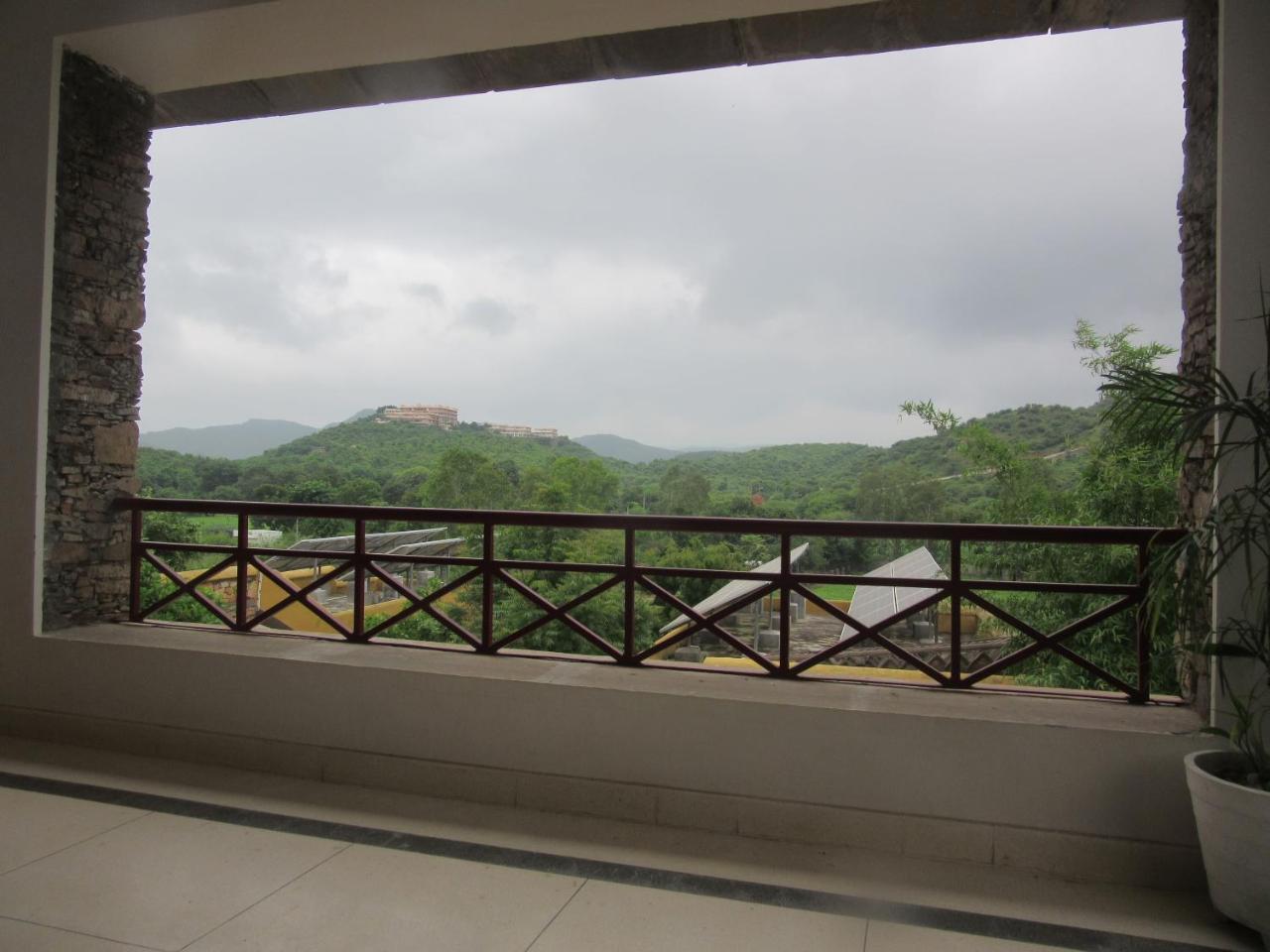 Devra Udaipur Hotell Eksteriør bilde
